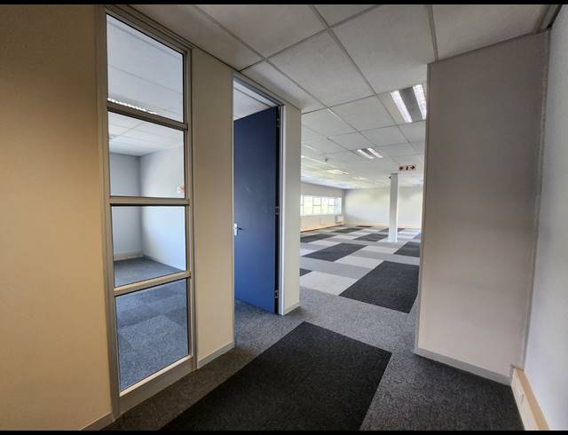 624M² OFFICE TO LET IN VORNA VALLEY